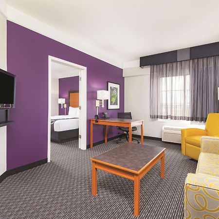La Quinta By Wyndham St. Louis Westport Hotel Мериленд Хайтс Екстериор снимка