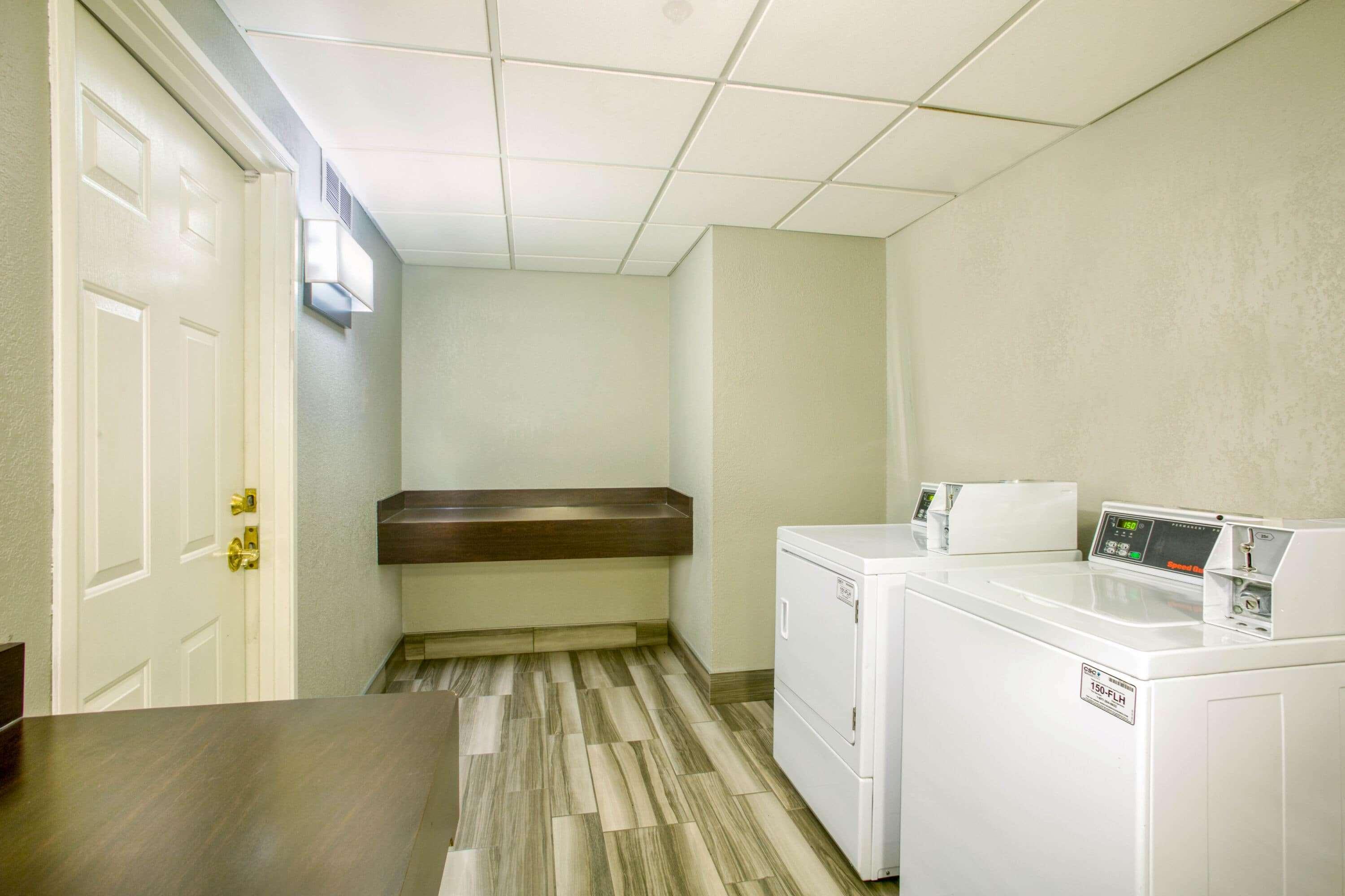 La Quinta By Wyndham St. Louis Westport Hotel Мериленд Хайтс Екстериор снимка