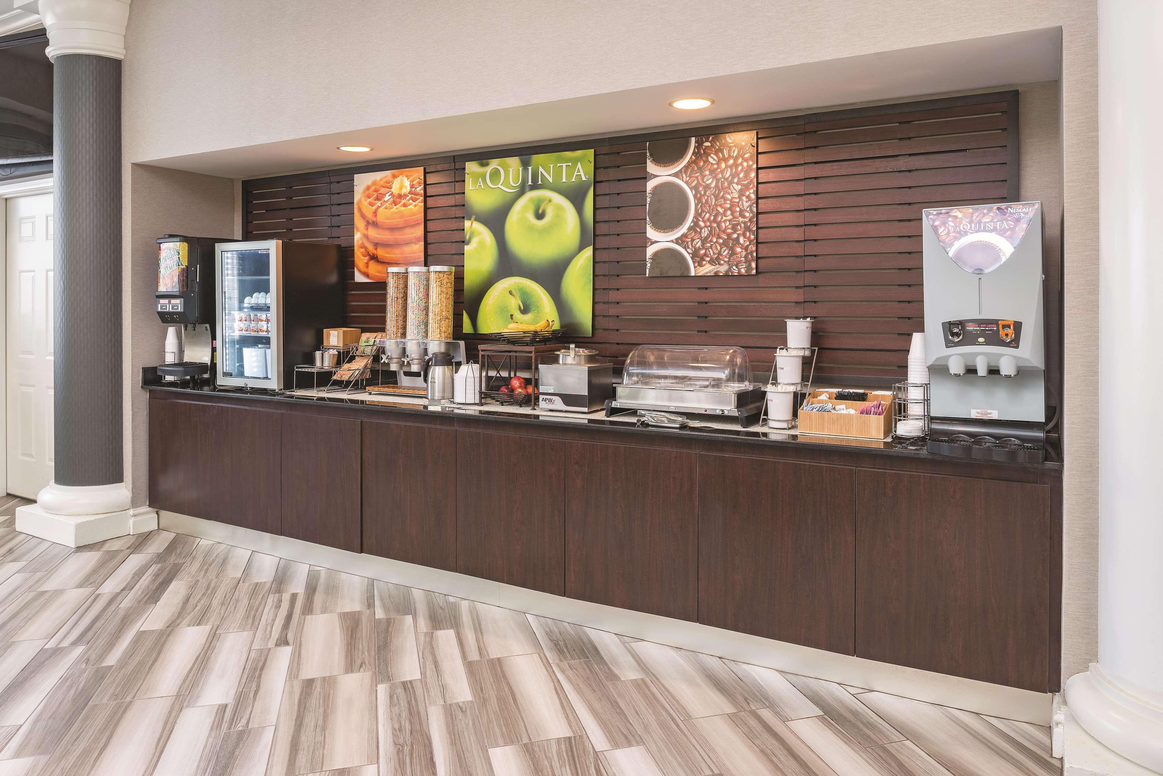 La Quinta By Wyndham St. Louis Westport Hotel Мериленд Хайтс Екстериор снимка
