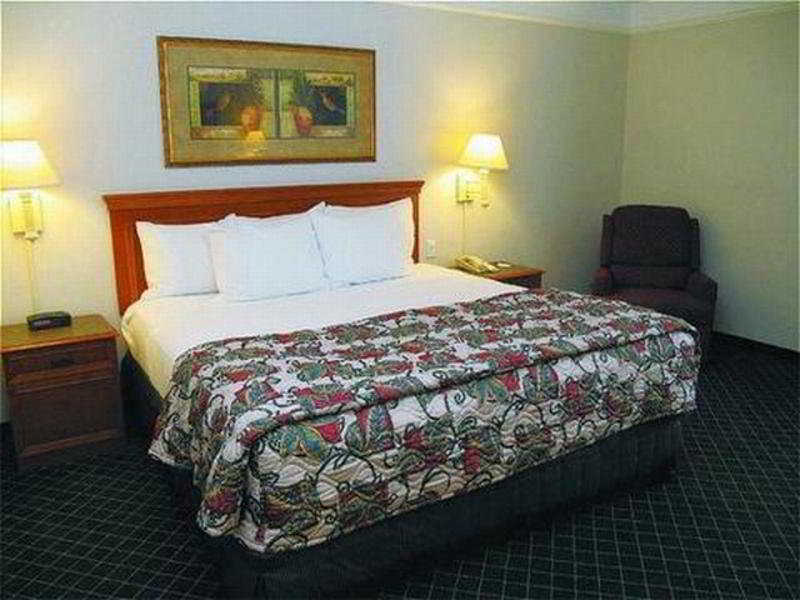 La Quinta By Wyndham St. Louis Westport Hotel Мериленд Хайтс Екстериор снимка
