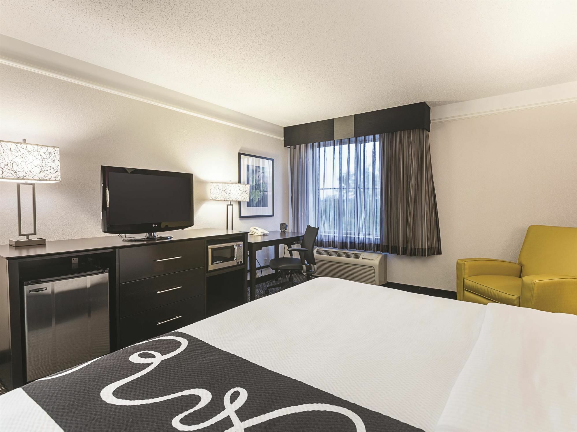 La Quinta By Wyndham St. Louis Westport Hotel Мериленд Хайтс Екстериор снимка